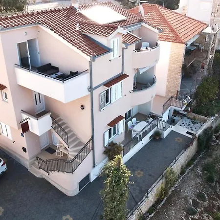 Cvita Apartment